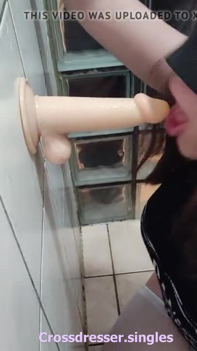 Sissy sucking dildo