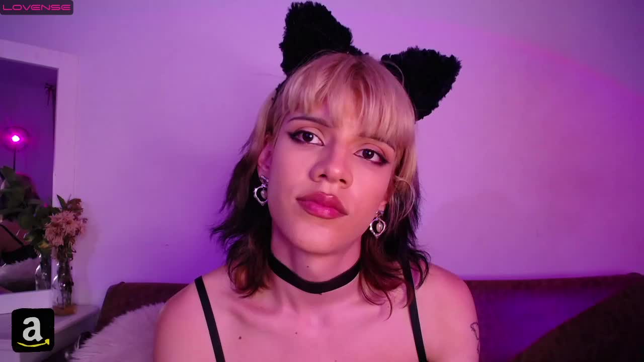 cute femboy camshow!