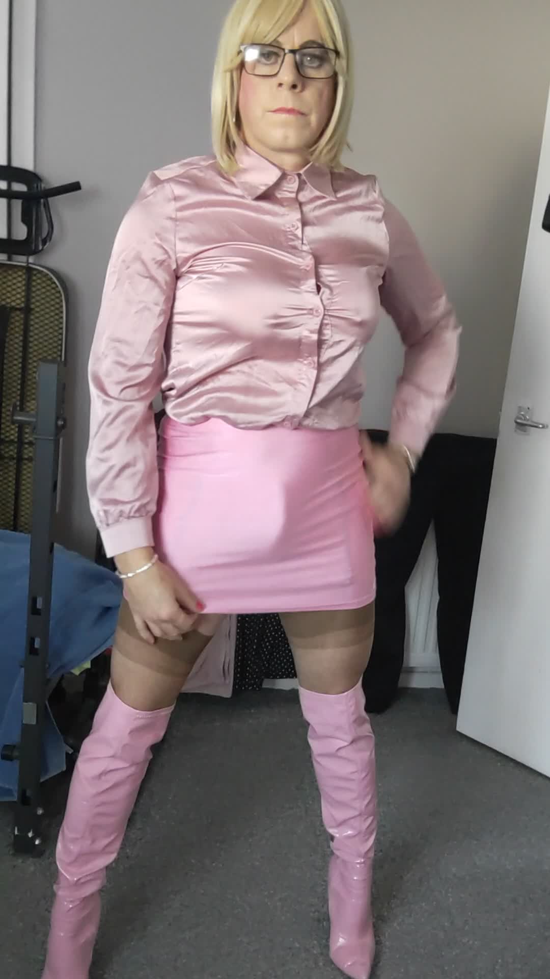 Crossdresser in pink